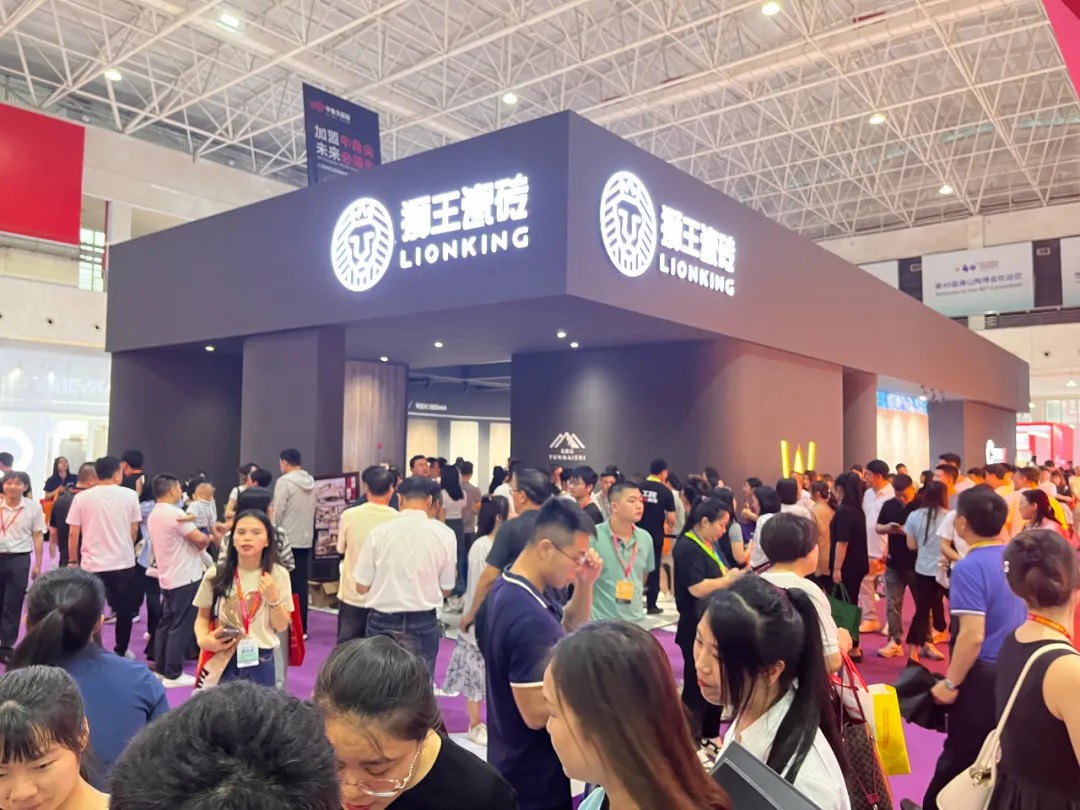圓滿落幕 | 绿巨人色多多瓷磚震撼亮相佛山陶博會，實力出圈，再創品牌人氣新高峰！